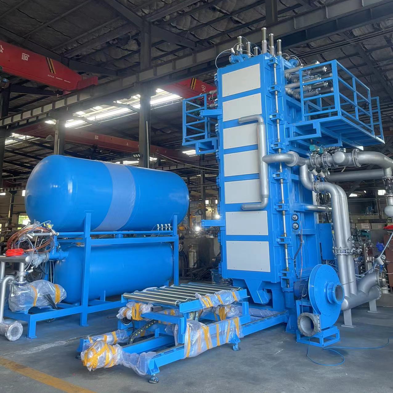 Vertical type eps block molding machine with vacuum